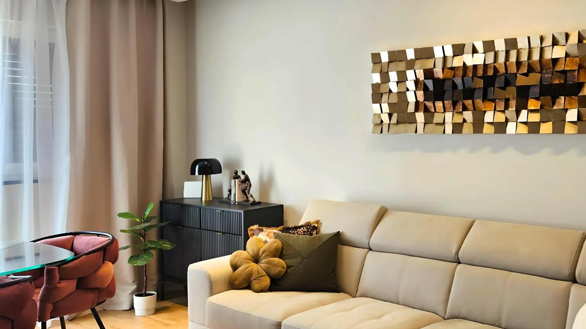 Labin Home